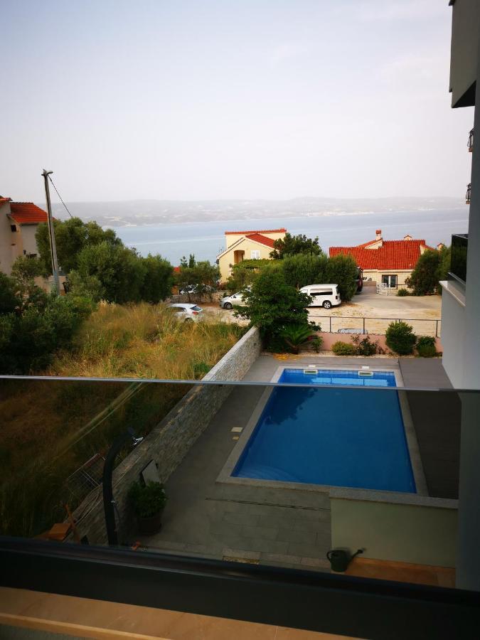 Apartments Marina Omis Exterior photo